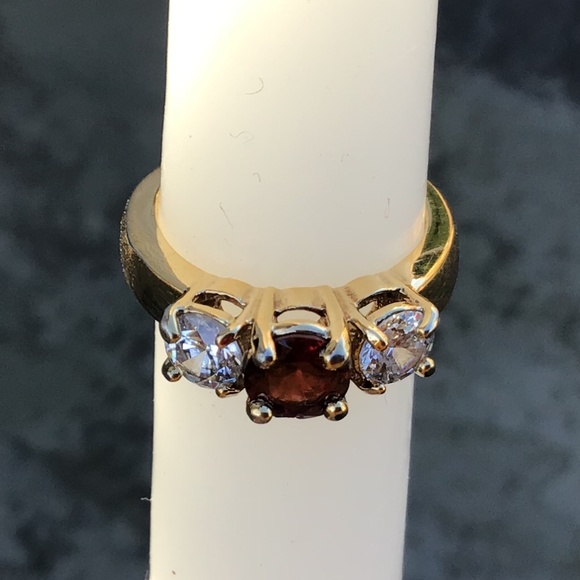 Sparkling Vintage Garnet Sterling Silver Ring with Gold Plate Size 6 1/2 - Picture 7 of 14